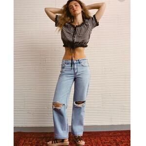NWOT American Eagle Strigid Ripped High Waisted Stovepipe Jeans Light Wash 0